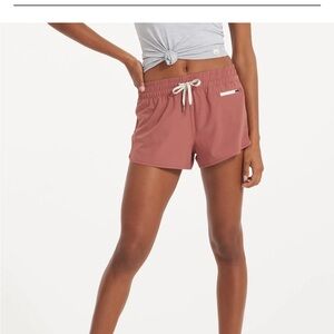 Vuori Clementine 2.0 Shorts Size Small